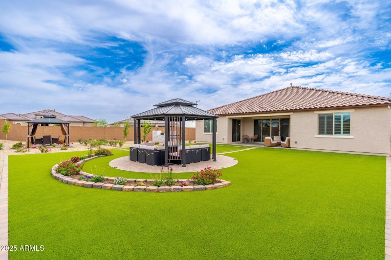 18542 W Seldon Ln - 40