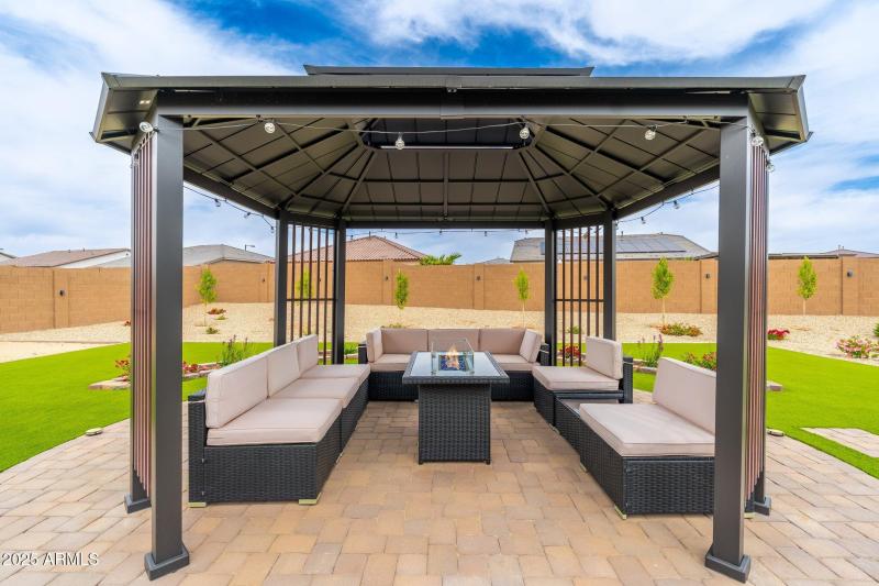 18542 W Seldon Ln - 42