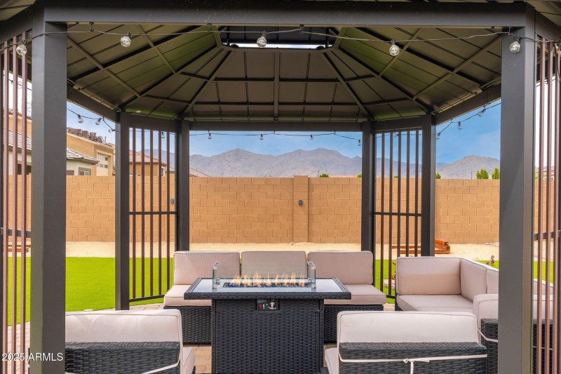 18542 W Seldon Ln - 52