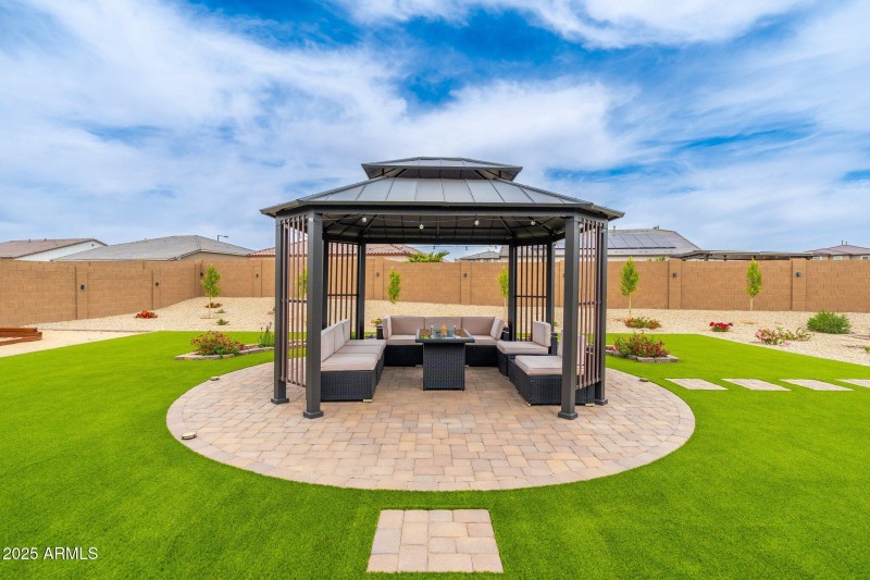 18542 W Seldon Ln - 43