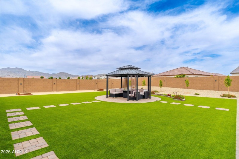 18542 W Seldon Ln - 44