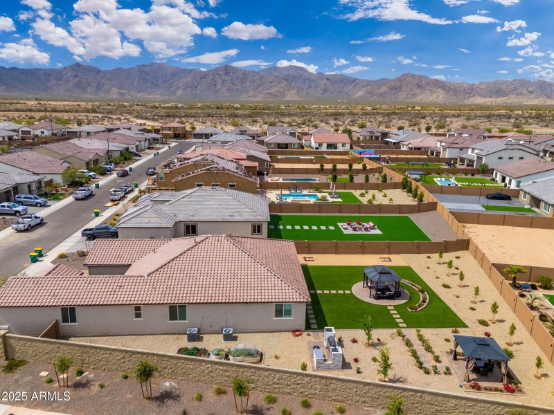 18542 W Seldon Ln - 55