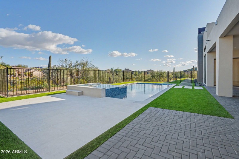 7-web-or-mls-Untitled-07