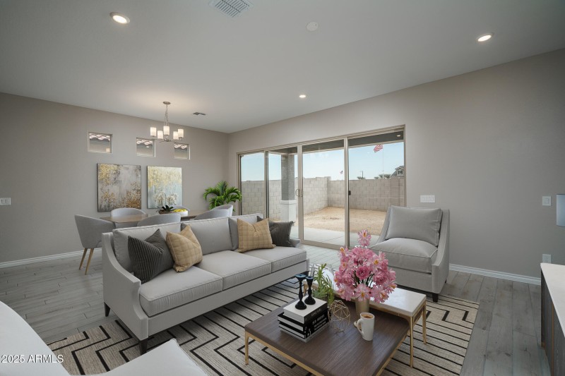 5VS) GREAT ROOM TO DINING