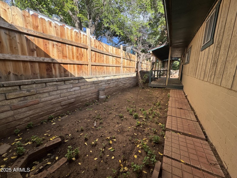 20251015_163915469_iOS