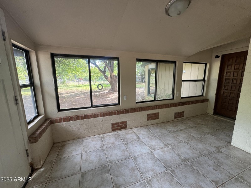 20251015_164334705_iOS