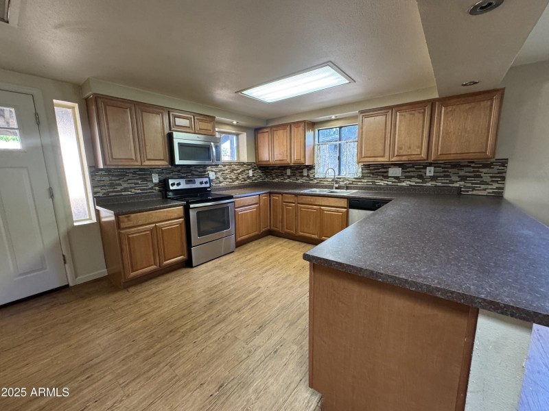 20251015_164117236_iOS