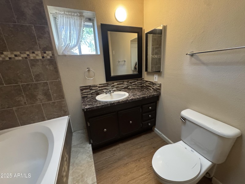 20251015_165102333_iOS