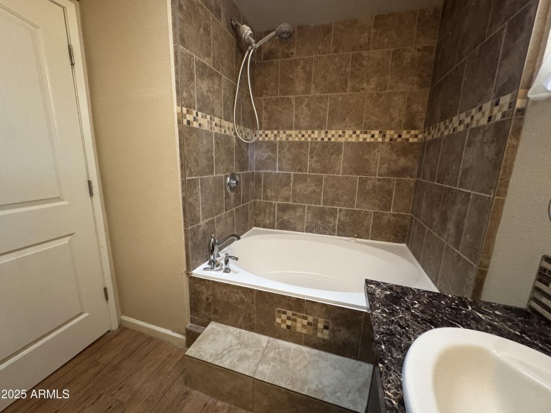 20251015_165107816_iOS