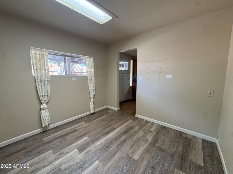 20251015_165157902_iOS