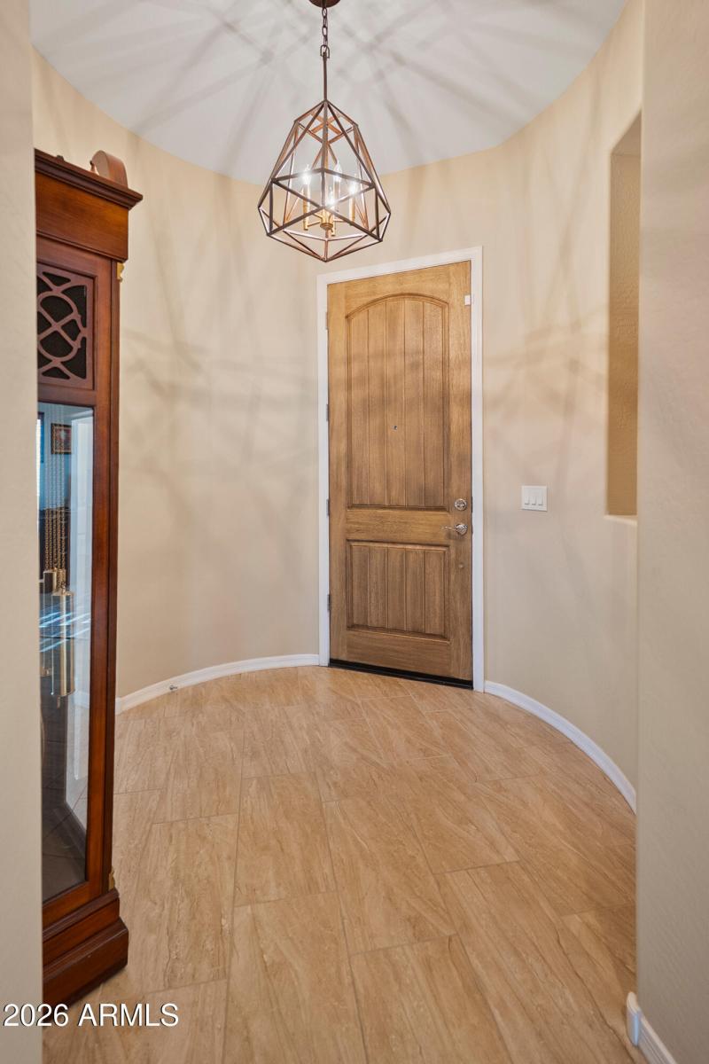 26572 W Abraham Ln-9