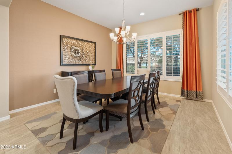 26572 W Abraham Ln-26