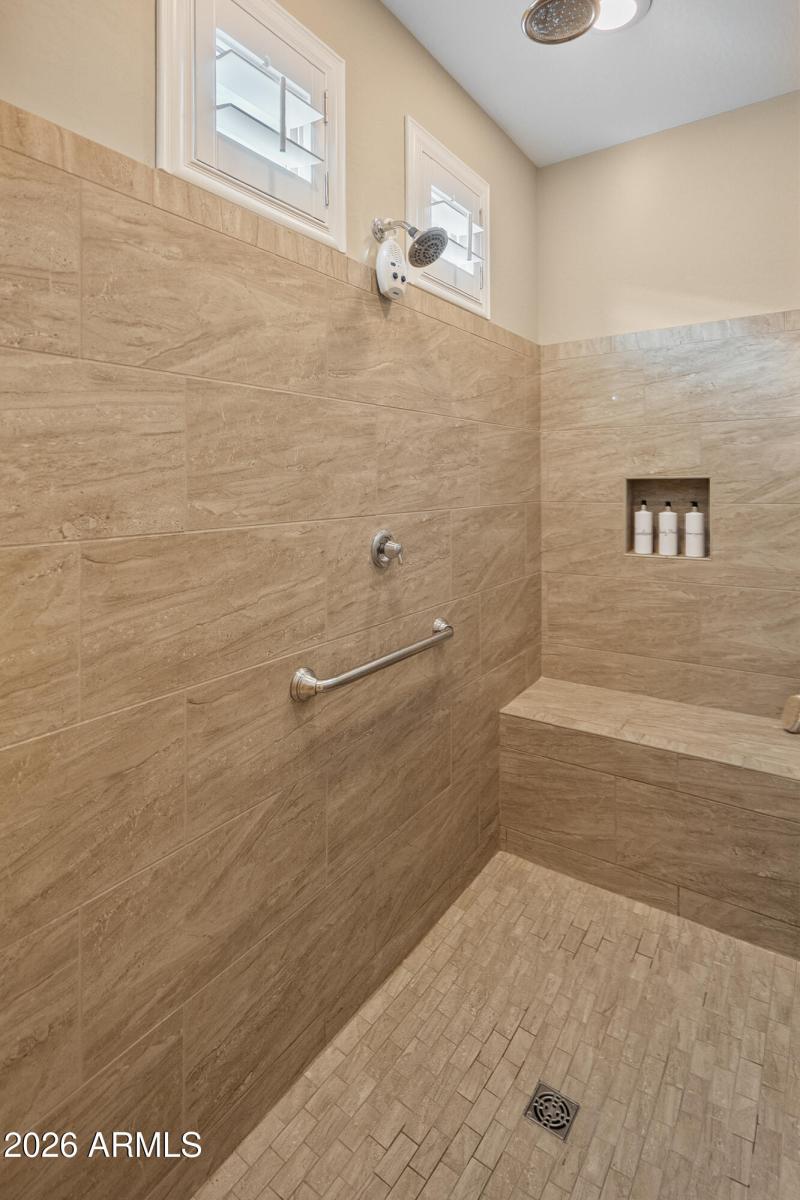 26572 W Abraham Ln-15