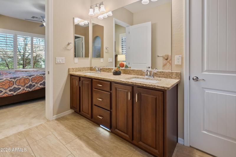 26572 W Abraham Ln-16