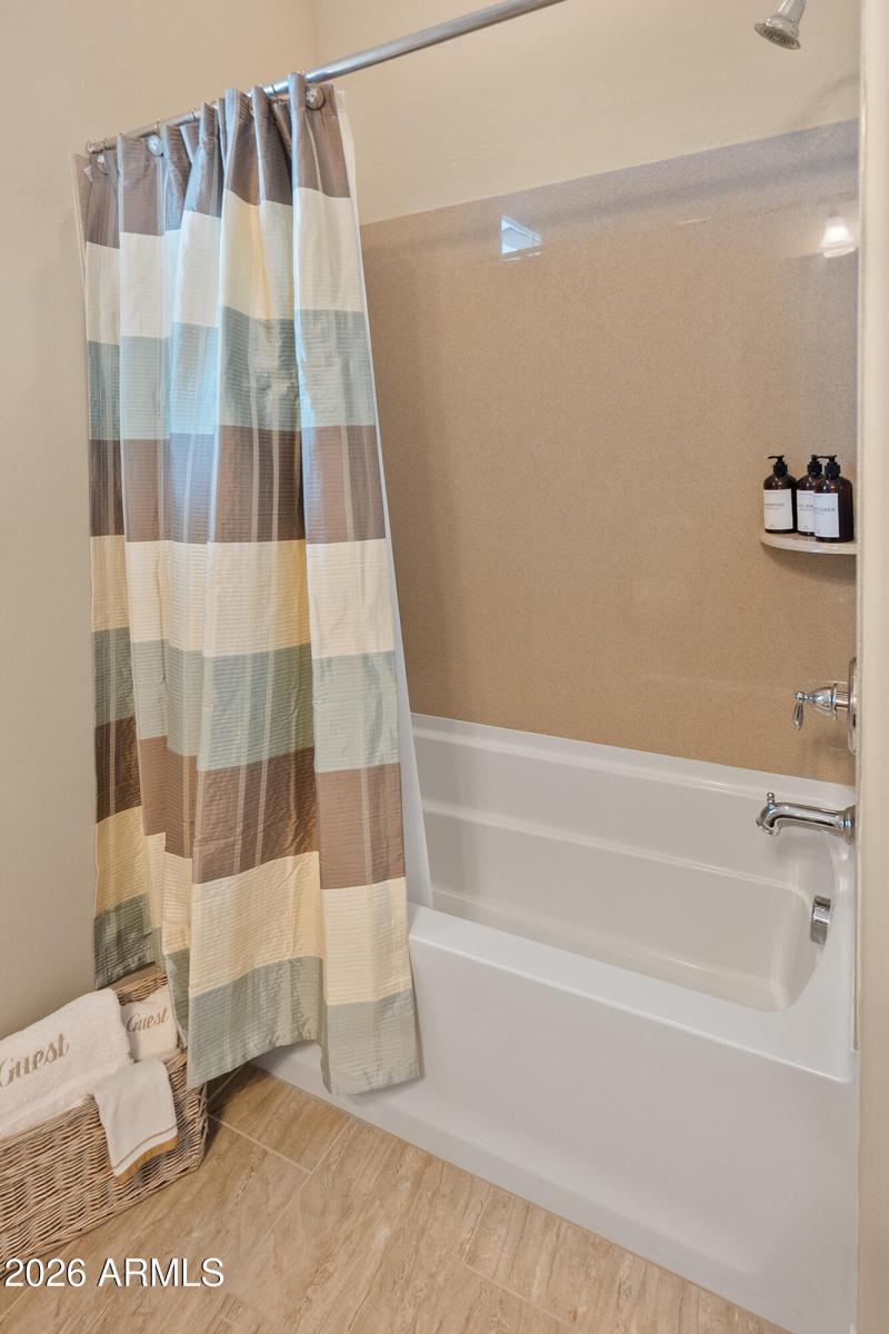 26572 W Abraham Ln-5