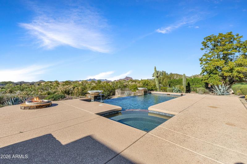 Incredible Spa and Pool