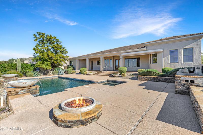 Expansive Entertaining Space