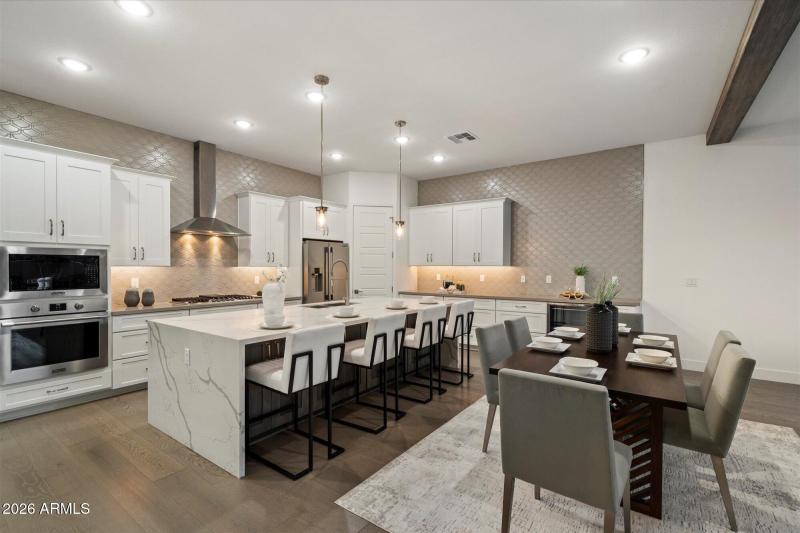 Dining & Kitchen Area