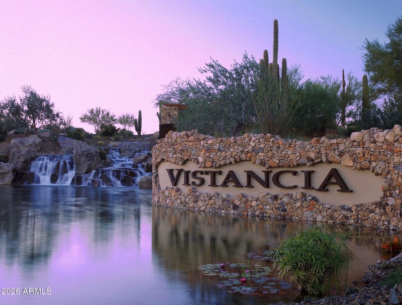 aVistanica Entrance