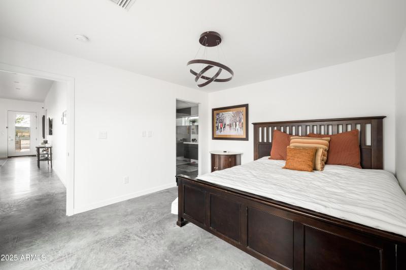 14025 N. 11th Pl.-21