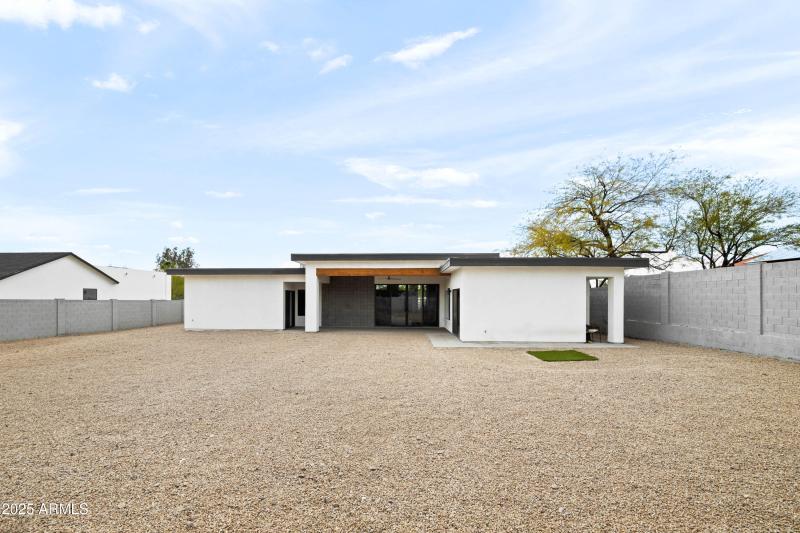 14025 N. 11th Pl.-31