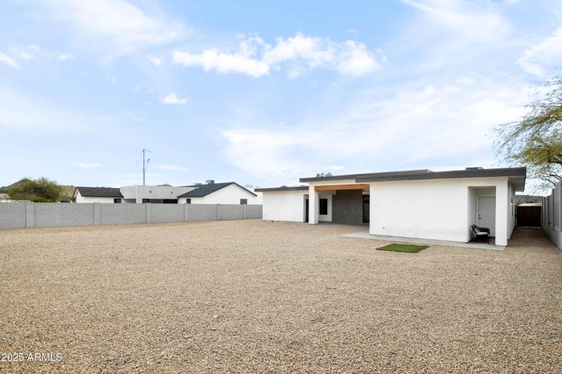 14025 N. 11th Pl.-32