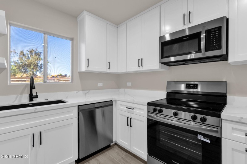 Kitchen - 4730 Northern Ave