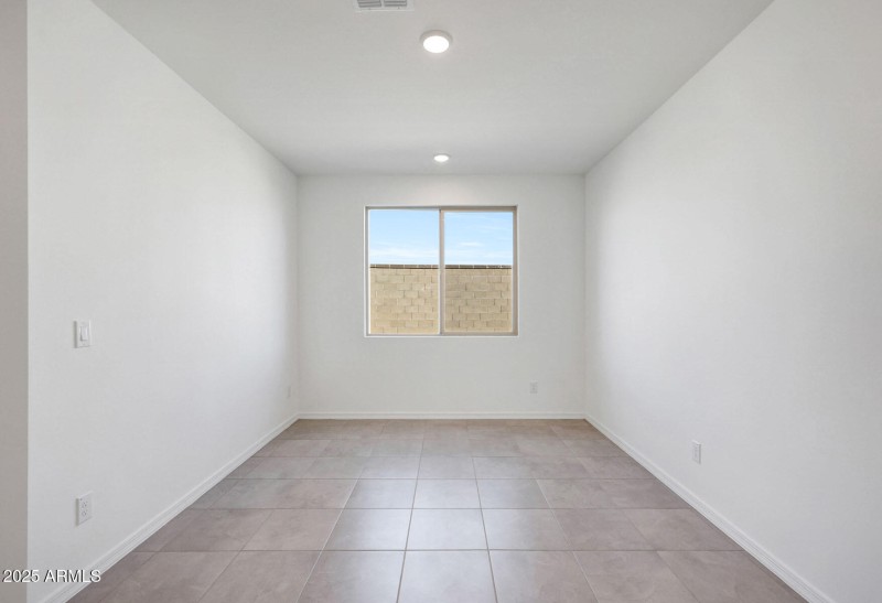 PHX_Tyler_Lot 2034_Cobalt_24180_dining