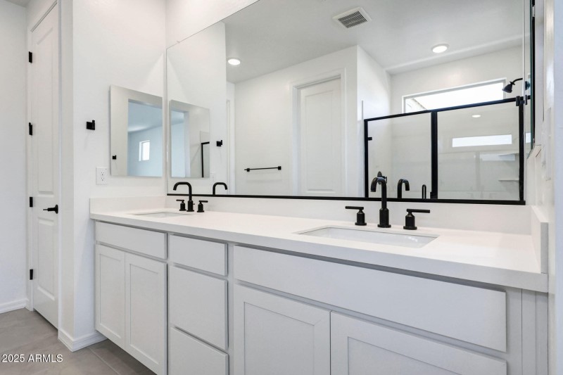 PHX_Tyler_Lot 2034_Cobalt_24180_Ownerssi