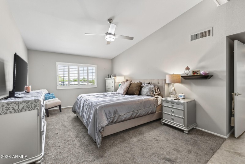 32_10851_N_Fairway32_mls