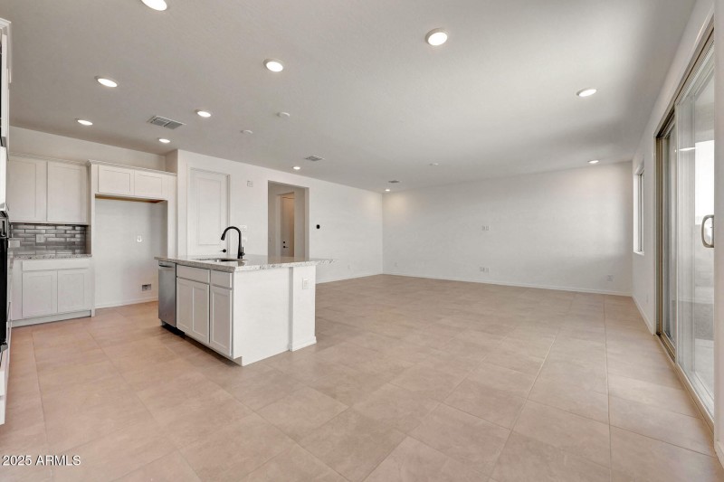 PHX_Tyler_lot 2087_lagoon_3741_Greatroom