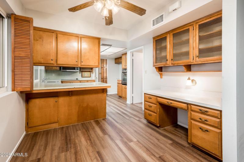 Breakfast Room and Breakfast Bar