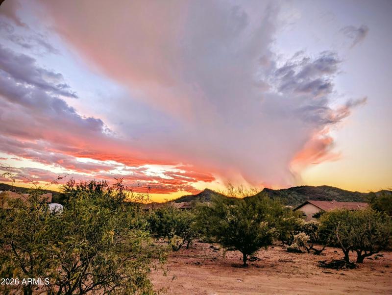 AMAZING SUNSET VIEWS FROM FRONT PATIO