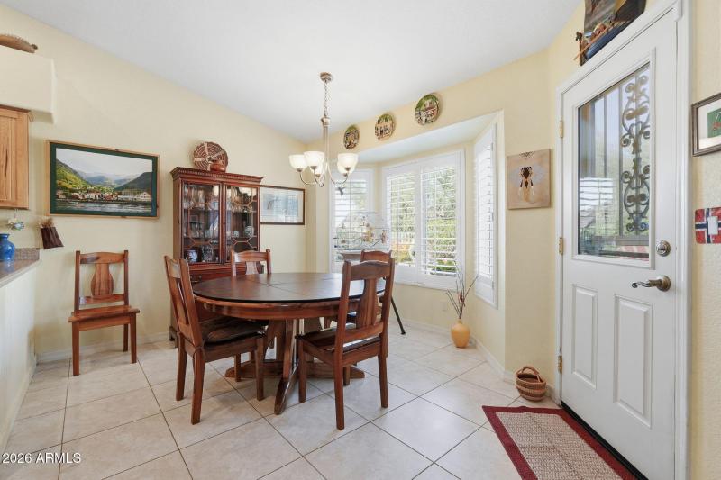 Dining off the kitchen