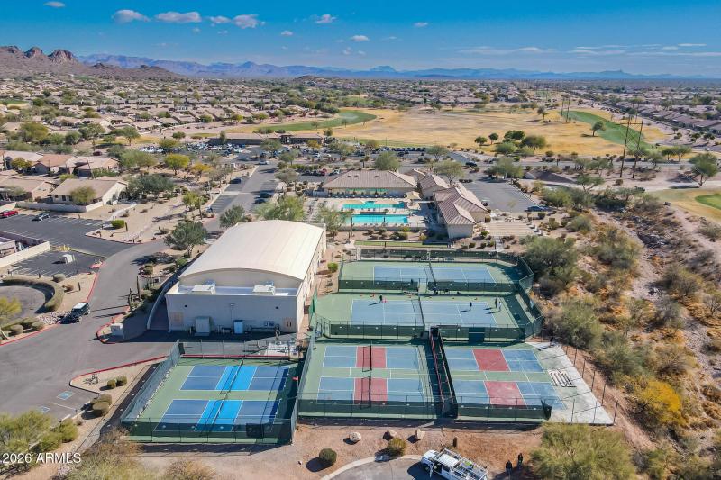 Tennis & Pickle Ball courts