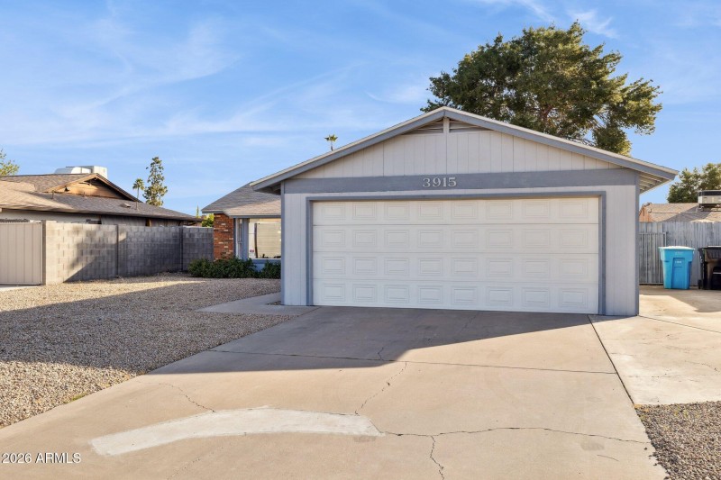3-web-or-mls-3915-e-windrose-dr