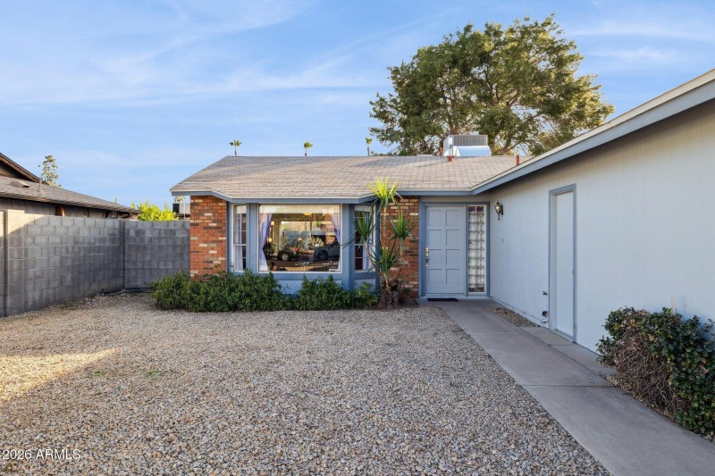 4-web-or-mls-3915-e-windrose-dr