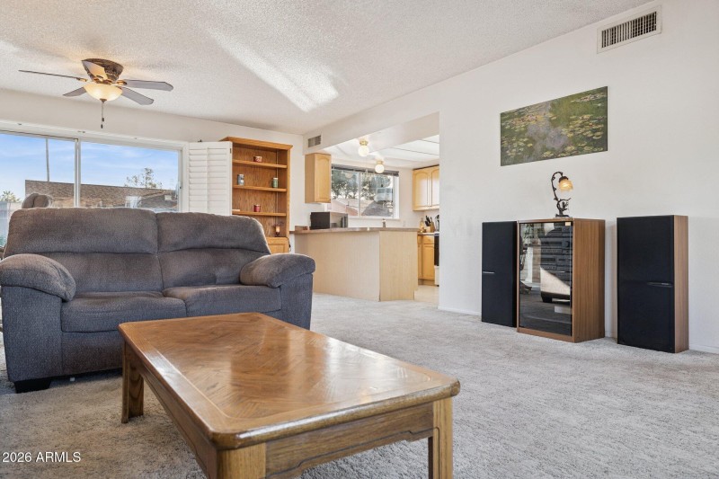 6-web-or-mls-3915-e-windrose-dr