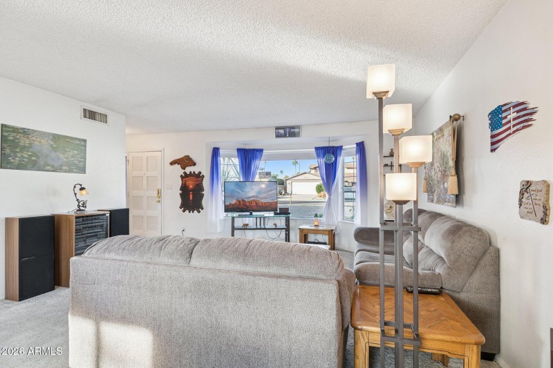 7-web-or-mls-3915-e-windrose-dr