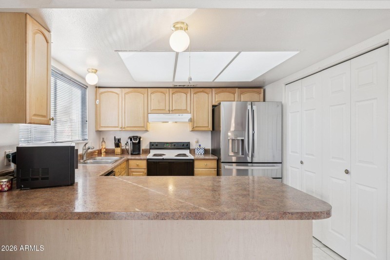 12-web-or-mls-3915-e-windrose-dr