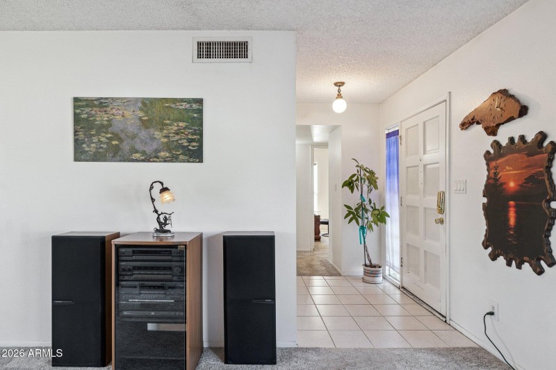 13-web-or-mls-3915-e-windrose-dr