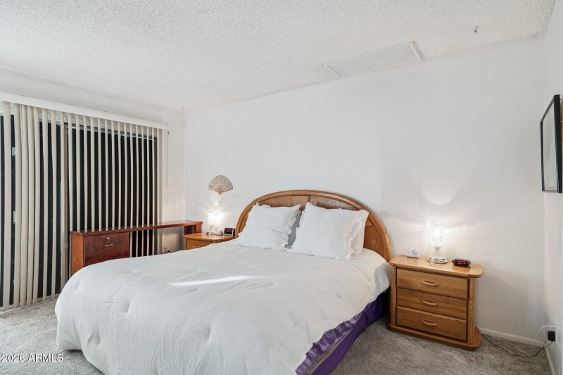 14-web-or-mls-3915-e-windrose-dr