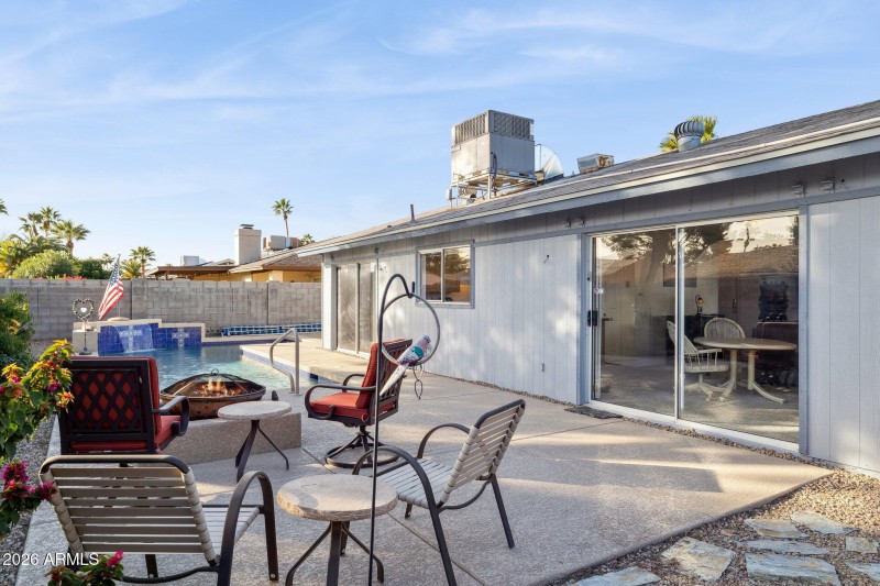 24-web-or-mls-3915-e-windrose-dr