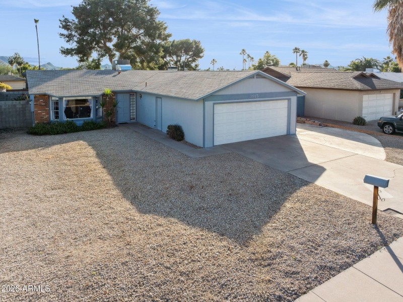 27-web-or-mls-3915-e-windrose-dr