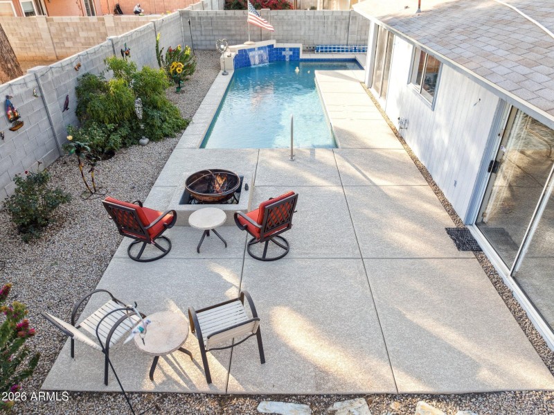 30-web-or-mls-3915-e-windrose-dr