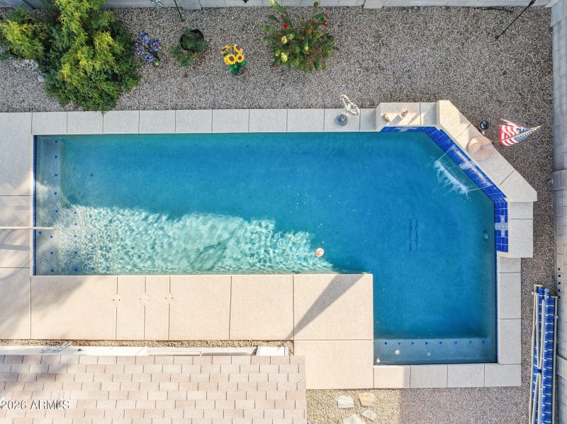 32-web-or-mls-3915-e-windrose-dr