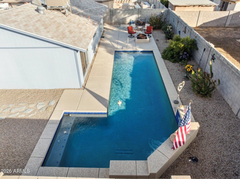 33-web-or-mls-3915-e-windrose-dr