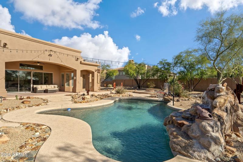 Playpool with water feature