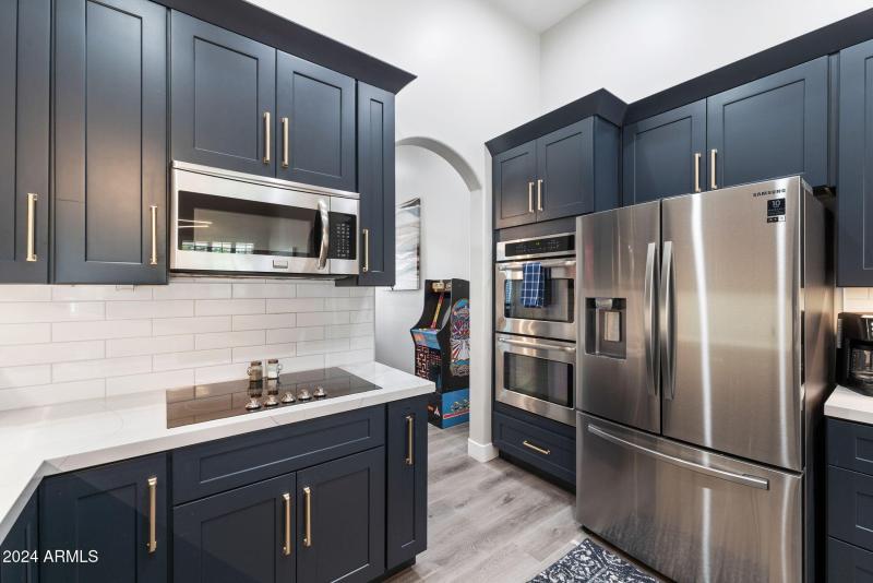 013__1920 E Aurelius Ave