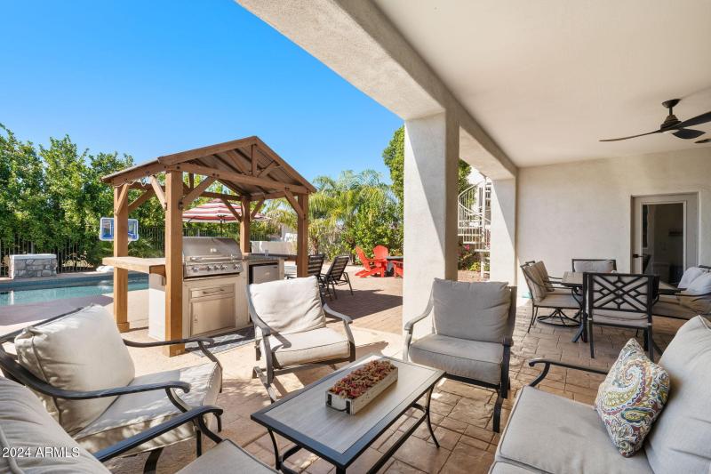 016__1920 E Aurelius Ave